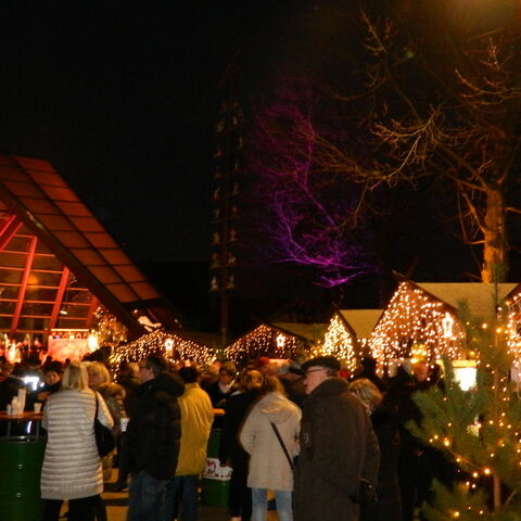 Treiben auf dem Weihnachtsmarkt