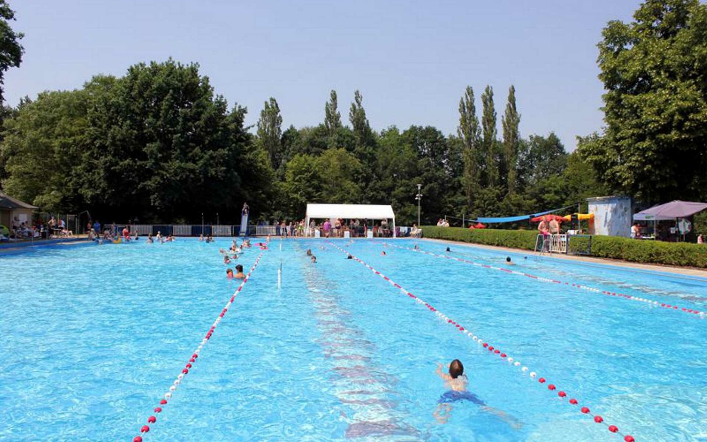 Die größte Badewanne der Niederlausitz - Das Vetschauer Sommerbad, Foto: Stadt Vetschau/Spreewald , Lizenz: Stadt Vetschau/Spreewald