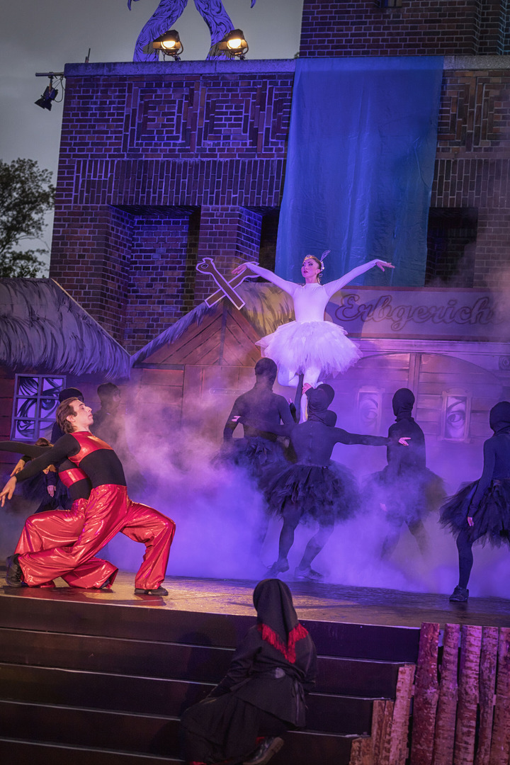 Tanzszene aus der Spreew&auml;lder Sagennacht